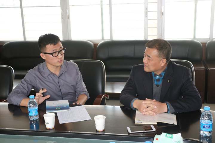 ������Ӣ��ѧУԼ����˸�����̿���������ѧ����Ա�����ӵ�