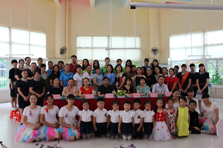 �������������̿��С�ʮ���塱���⡶�׶�԰�����Ķ���ɫ����ʵ���о���������ʽ