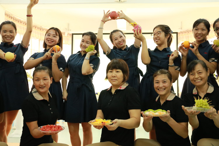 �����������־��о�����-----������������������Ӣ��ʵ��ѧУ�׶�԰��ף��ϯ���˶�