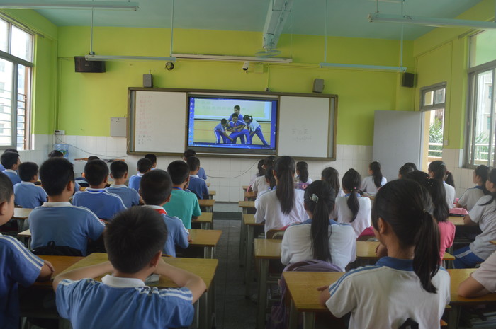 ����ѧУ����ѧ��һ�� ���ɽ���