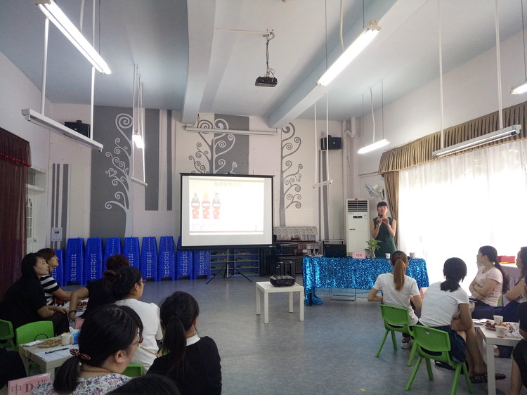 ����԰Я������ϼ���������Ϫɽ�׶�԰���߽�ҳ�ίԱ���һ�ξۻ�