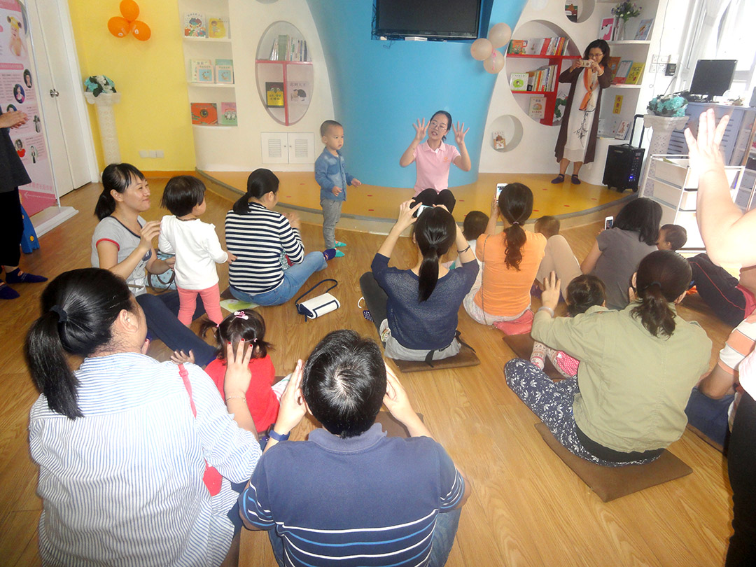 ���°��辰���ġ������˶�������С�˶�