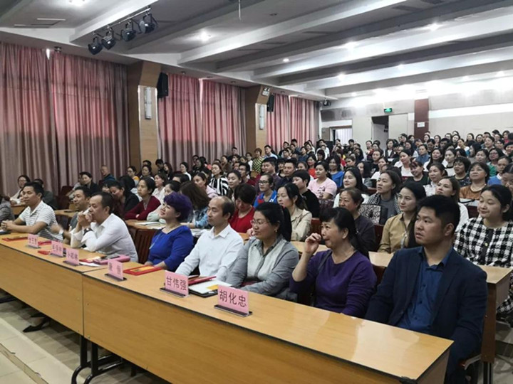 ��Ϊ��������һ������������Ư������Ҫ�������캢�ӷ��� ������������Ӣ��ʵ��ѧУ�ҳ�ѧ����ѧ��ʽ