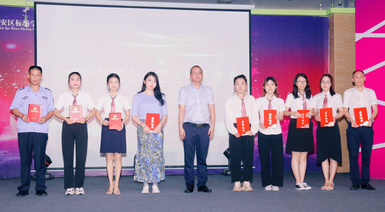 ����ѧУ| ��ϯ��������ʦ��������