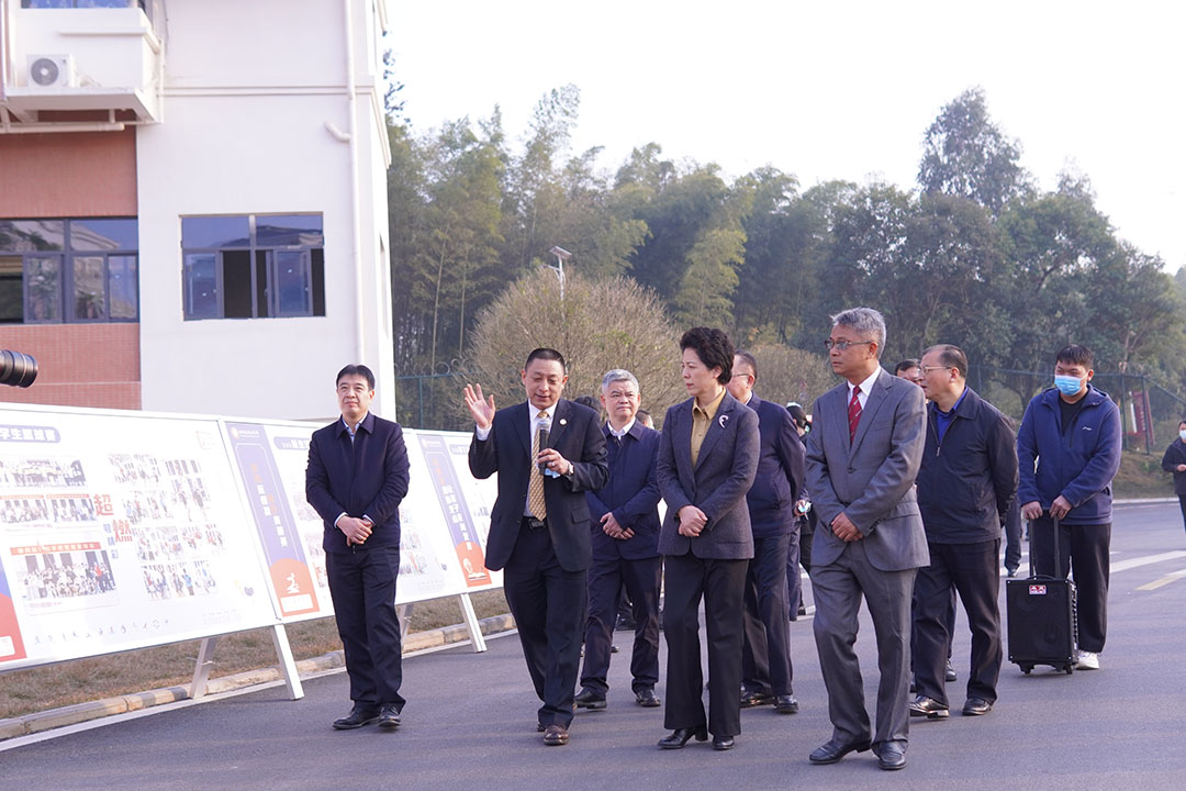 ����ʡ��Э���鸱����������ӵ�����BOB����ѧ����չ���ź��߷õ���