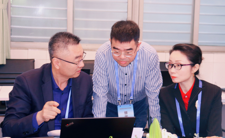 ����ѧУ|���ܰ�ѧ������������������