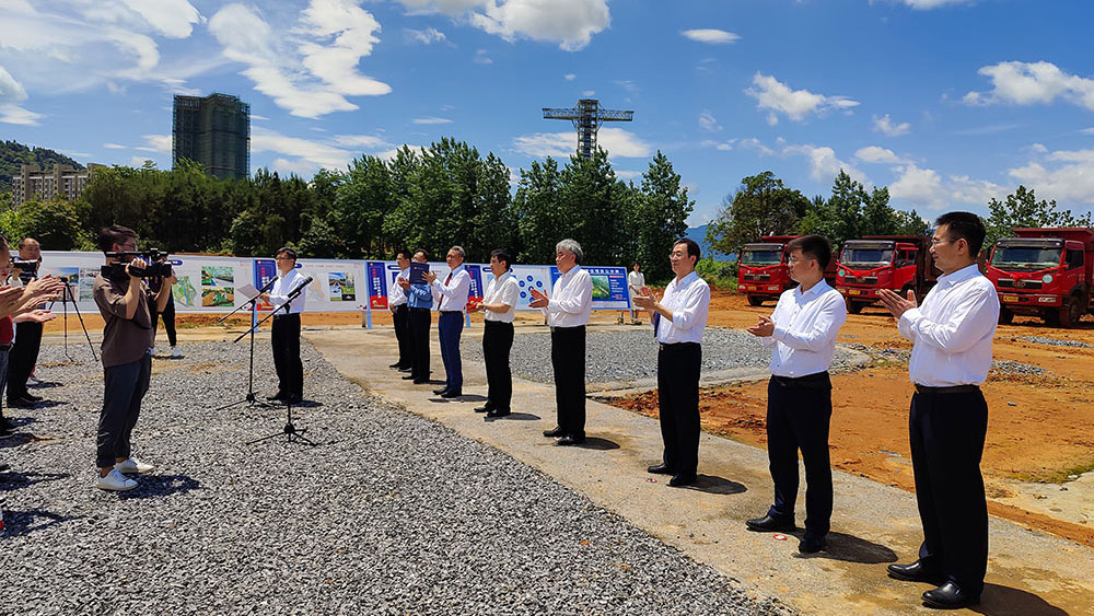 BOB���Ž�����ѵ������Ŀ������ڨ��ʽ�ֳɾ���